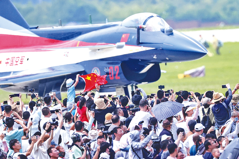 欧美美女吃鸡巴操逼长春航空展迎来首个公众日